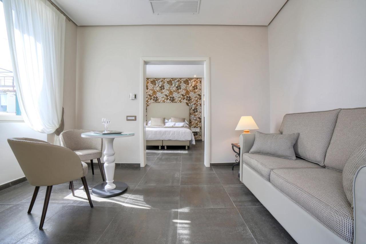 Royal Suite with Terrace and Sea View - Dependance,970729849:JPEG
